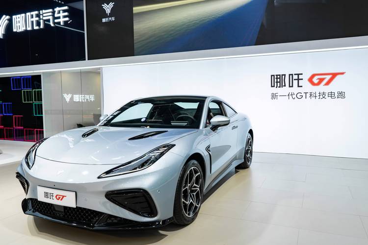 惠州惠城区扬隆远企业管理咨询哪吒汽车在智能汽车领域的表现，领途汽车在新能源汽车市场中的影响力